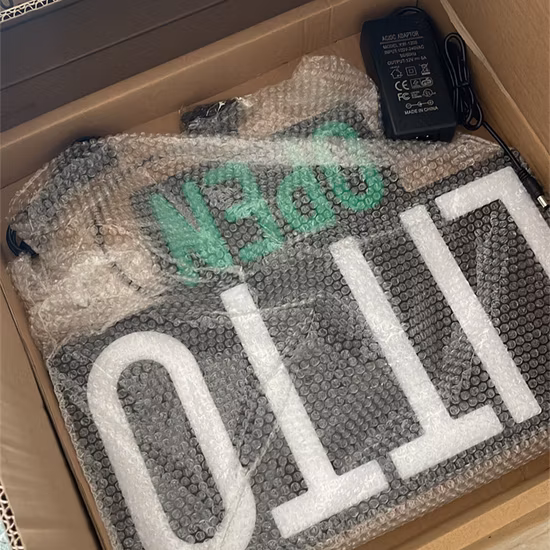 Atacado china fábrica personalizar letras de nome de família diy design logotipo luz personalizado acrílico led presente flexível decoração de casamento sinal de néon